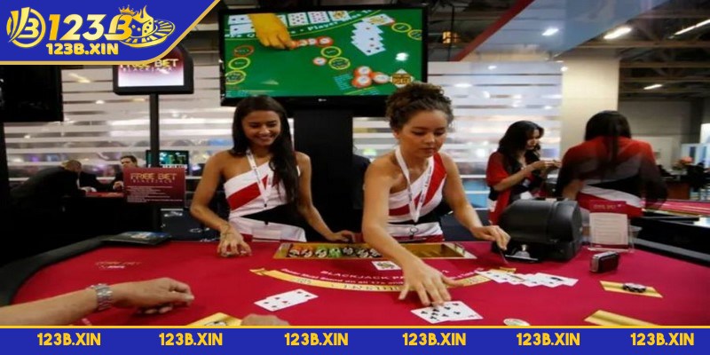 AE Casino Có Livestream Người Chia Bài Thật Không - ae casino co livestream nguoi chia bai khong loi ich khi choi Lợi ích khi chơi AE Casino có livestream người chia bài thật